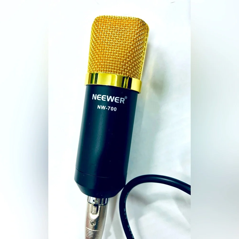 NEEWER NW-700 Gold Microphone with Power Cable and Windscreen Cover. NEW.